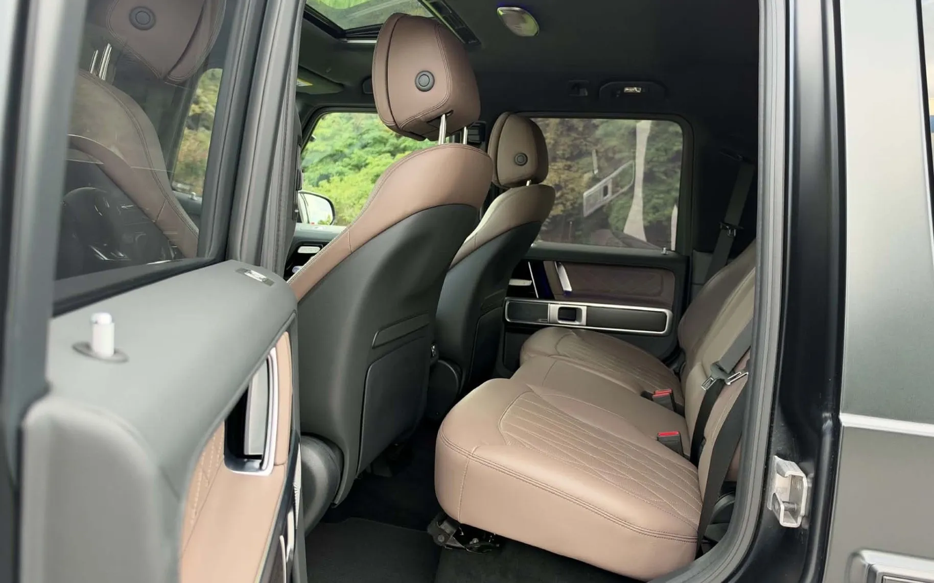 Notranja slika - Mercedes-Benz G-Razred - G63-AMG-V8-FACELIFT-MANUFAKTUR-MASAŽA-KEYLES- - 10