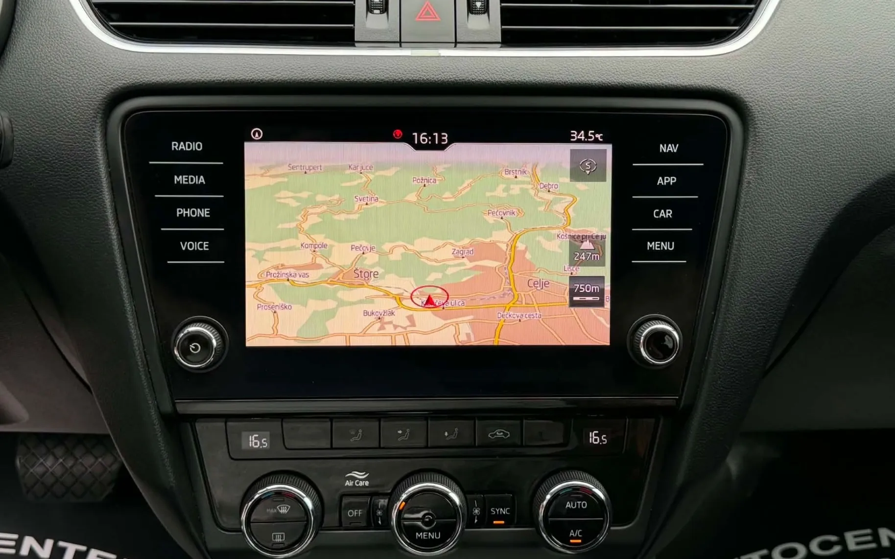 Notranja slika - Škoda Octavia - 1.6 TDI-DSG-LED-NAVI-LIZING ZA TUJCE-TEMPOMAT- - 11