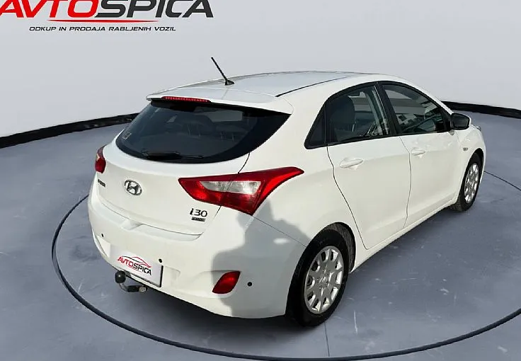 Zunanja slika - Hyundai i30 - 1.4 CRDi Style - NA OBROKE BREZ POLOGA - - 4