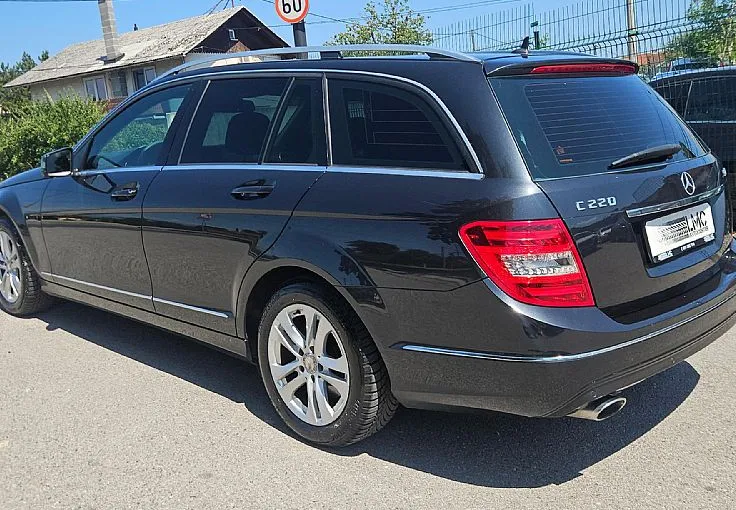 Zunanja slika - Mercedes-Benz C-Razred - 220 CDI 170ks °AVANTGARDE° °XENON° °2x PDC° - 6