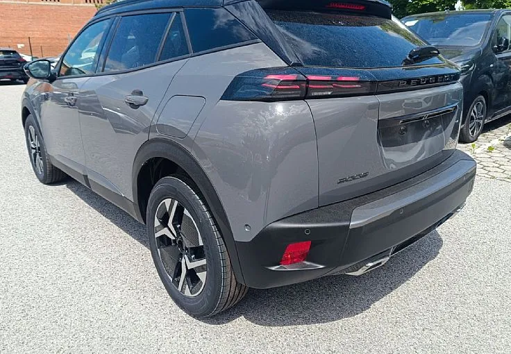 Zunanja slika - Peugeot 2008 - GT HIBRID 145 e-DCT6 €6.4-ACC-KAMERA 360-NAVI - 4