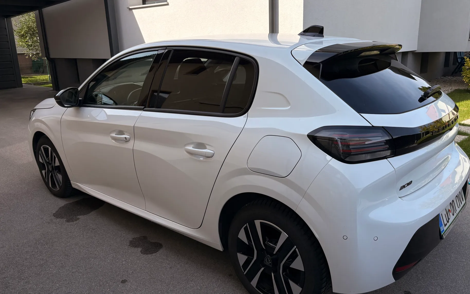 Zunanja slika - Peugeot 208 - 1,2 PureTech 100 S&S Allure - 4