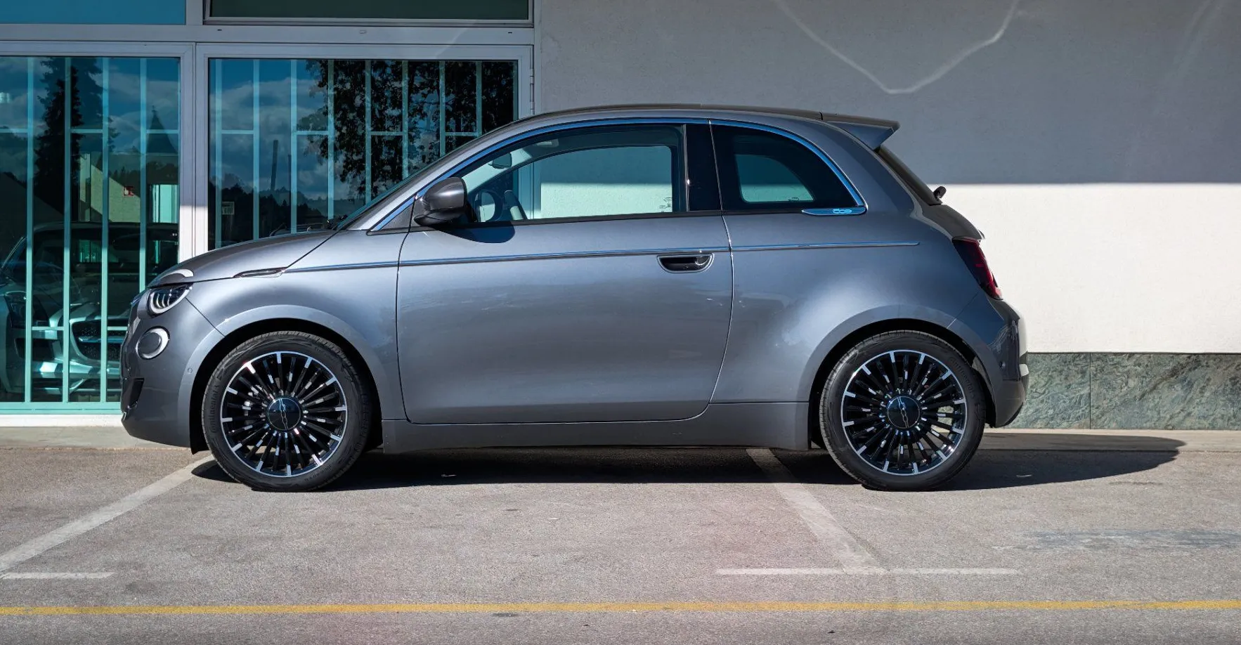Zunanja slika - Fiat 500 - e 42 kWh Garancija do 2028 Panorama tempomat LED - 8