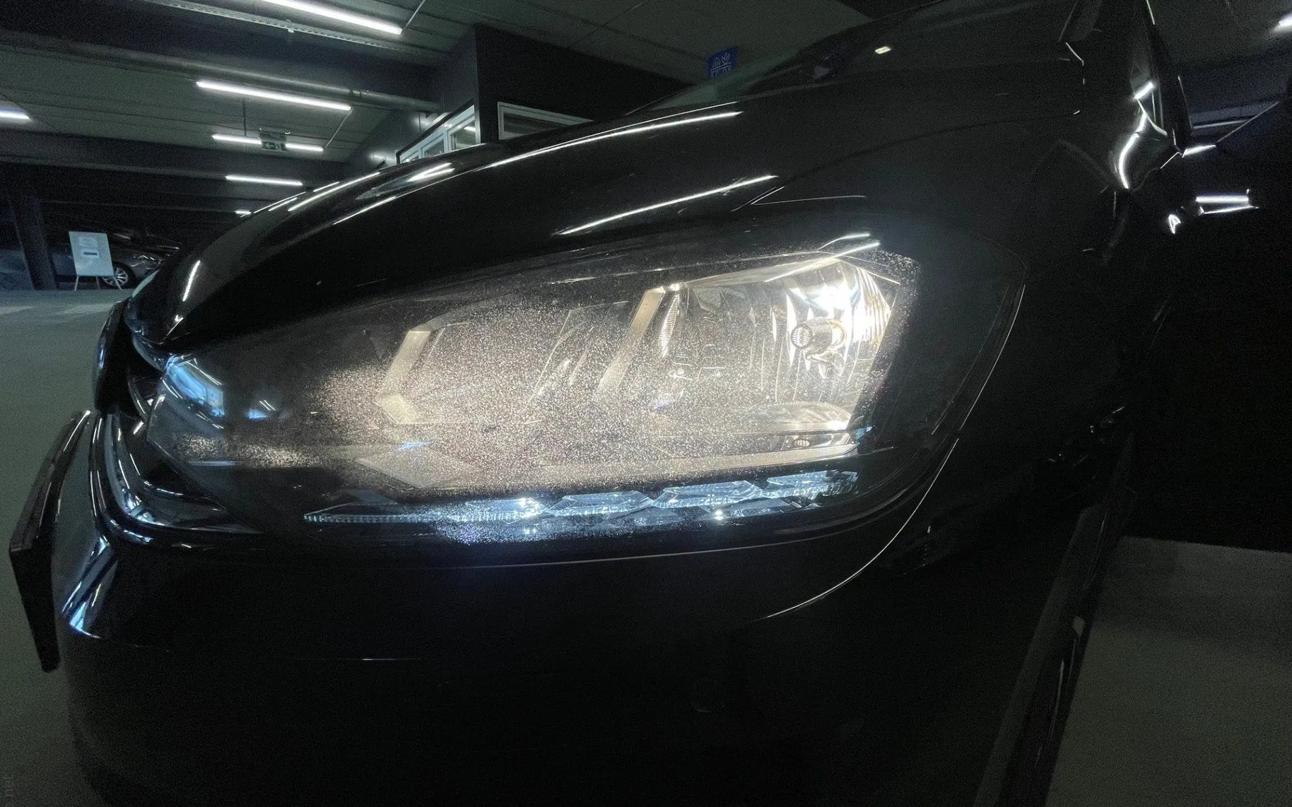 Zunanja slika - Volkswagen Golf - 1.5 TSI ACT Comfortline NAVI.2XPDC.OGR.SEDEŽ - 20