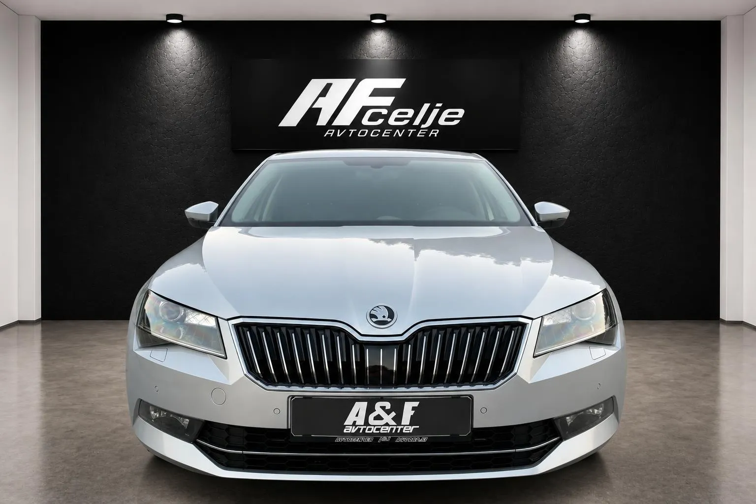 Zunanja slika - Škoda Superb - 2.0 TDI-112.000km-1.LASTNIK-LIZING ZA TUJCE-ACC - 2