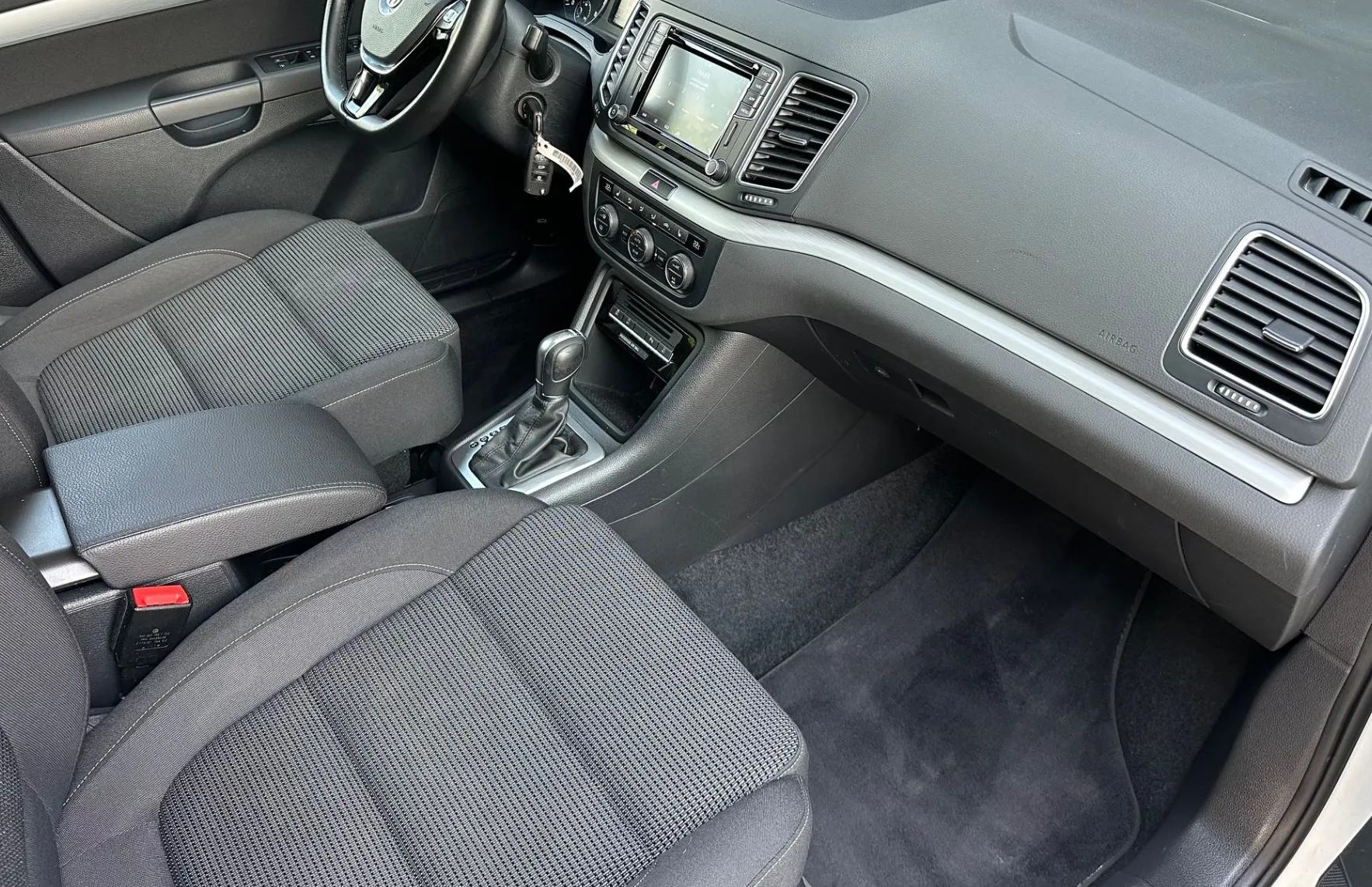 Zunanja slika - Volkswagen Sharan - 1.4TSI DSG-COMFORTLINE-NAVI-ACC-M.KOT-LINE ASSIS.. - 9