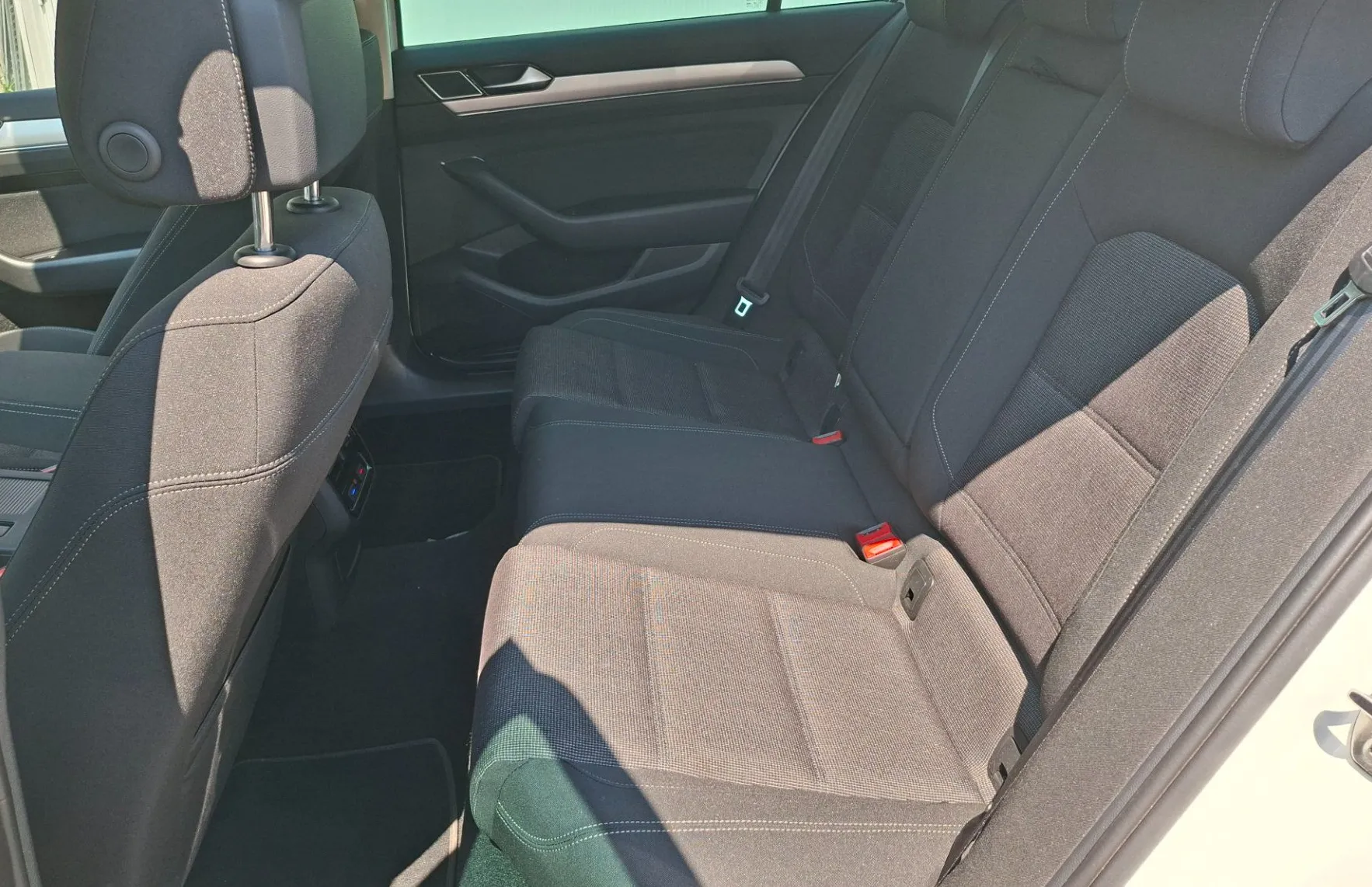 Zunanja slika - Volkswagen Passat - 4motion 2.0 TDI BMT SCR Elegance DSG - 12