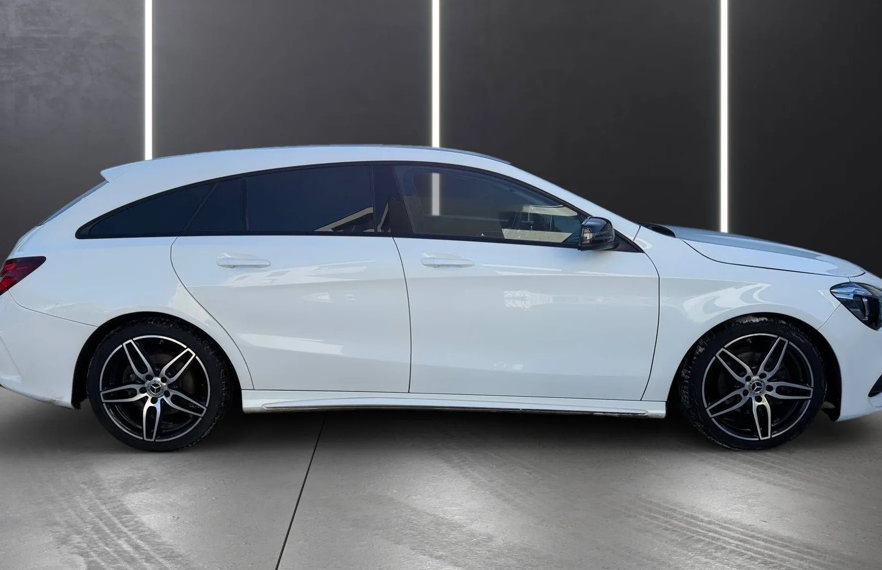 Zunanja slika - Mercedes-Benz CLA-Razred - CLA Shooting Brake 200d 4MATIC AMG LINE MULTIBEAM KAMERA TEM NAVI - 7