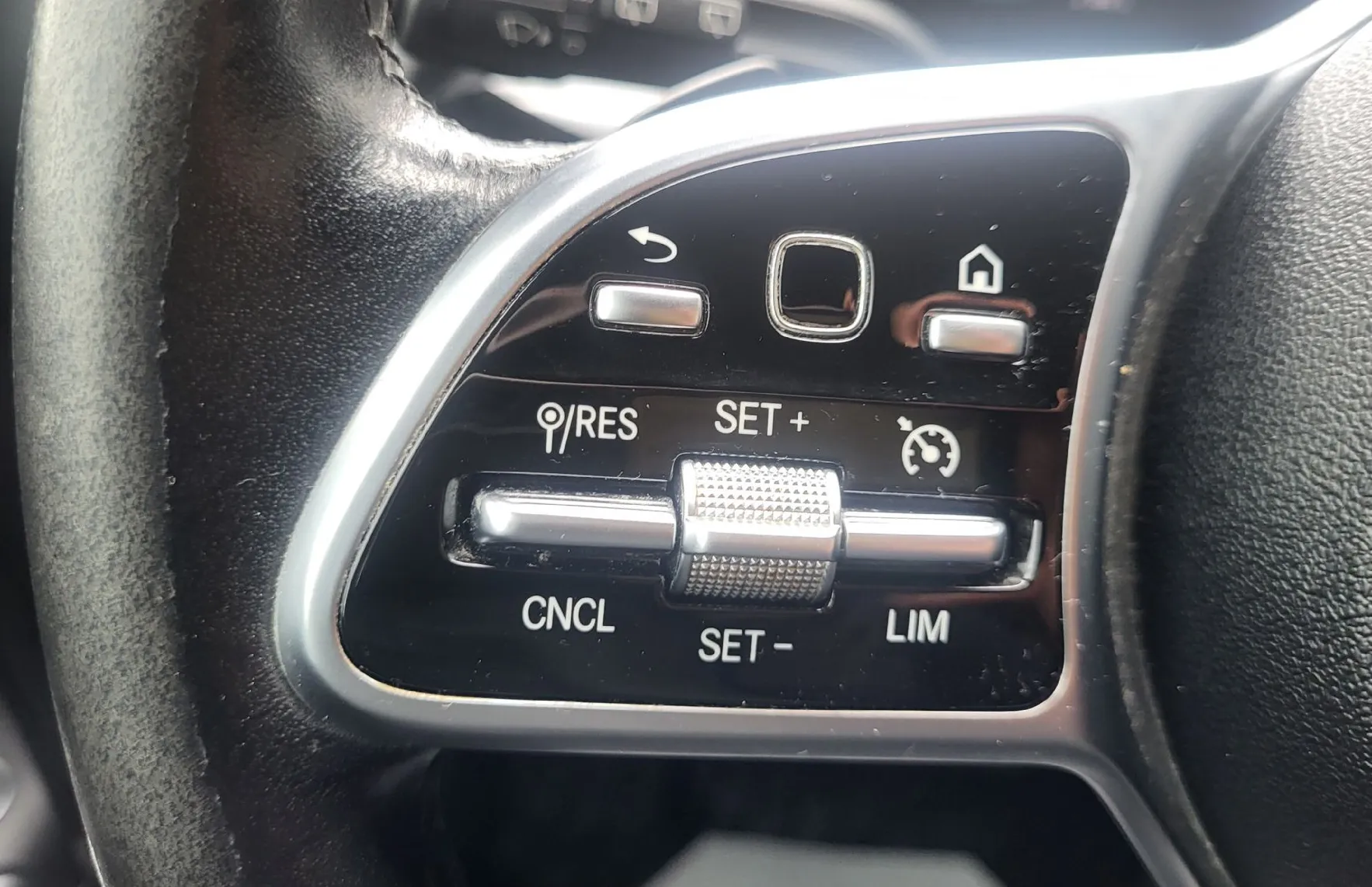Zunanja slika - Mercedes-Benz B-Razred - B 180 d DTC Progressive navi-alu-pdc-acc-temp-serv - 10