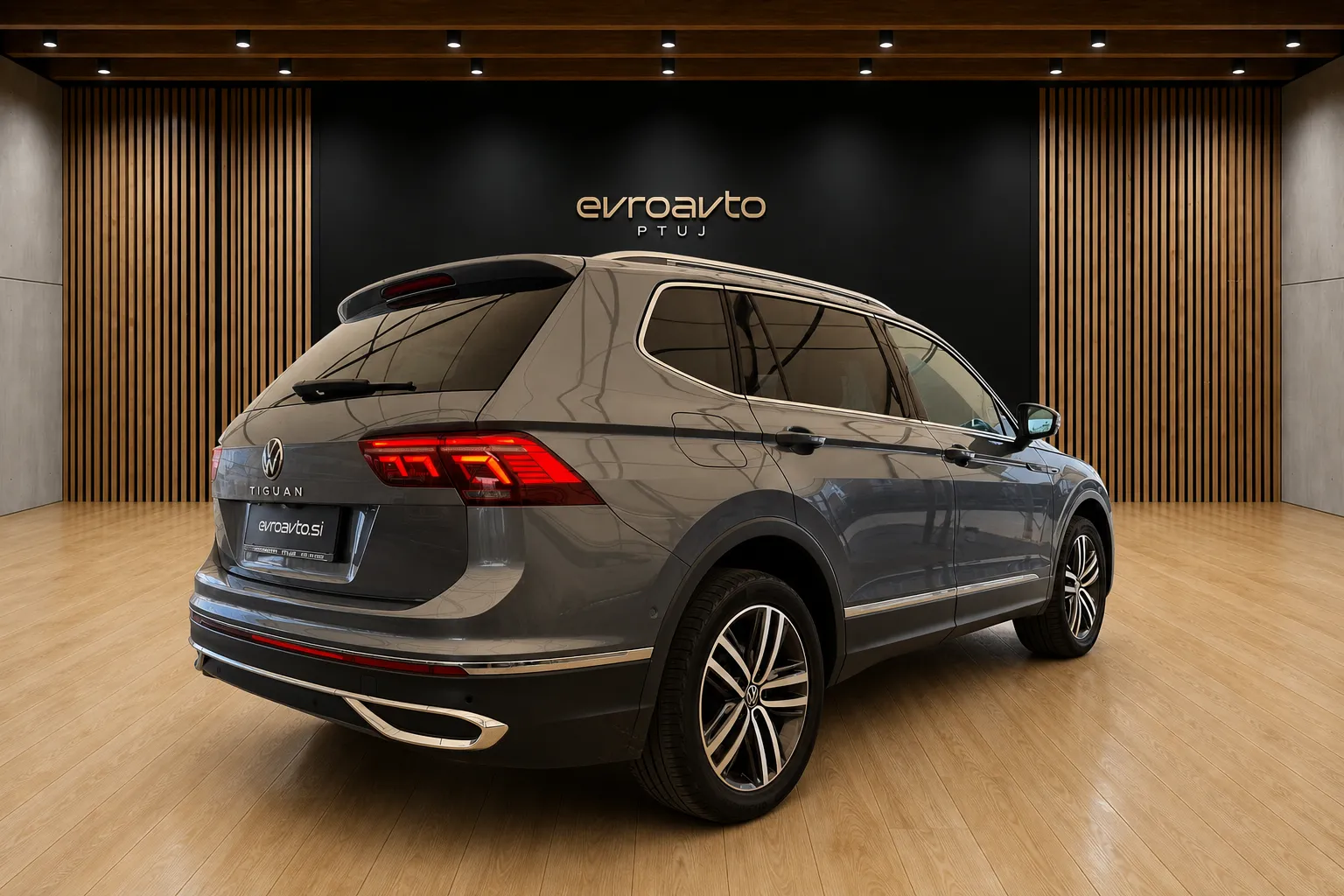 Notranja slika - Volkswagen Tiguan Allspace - 4motion 2.0 TDI Elegance DSG•Matrix•Head-Up disp.. - 7