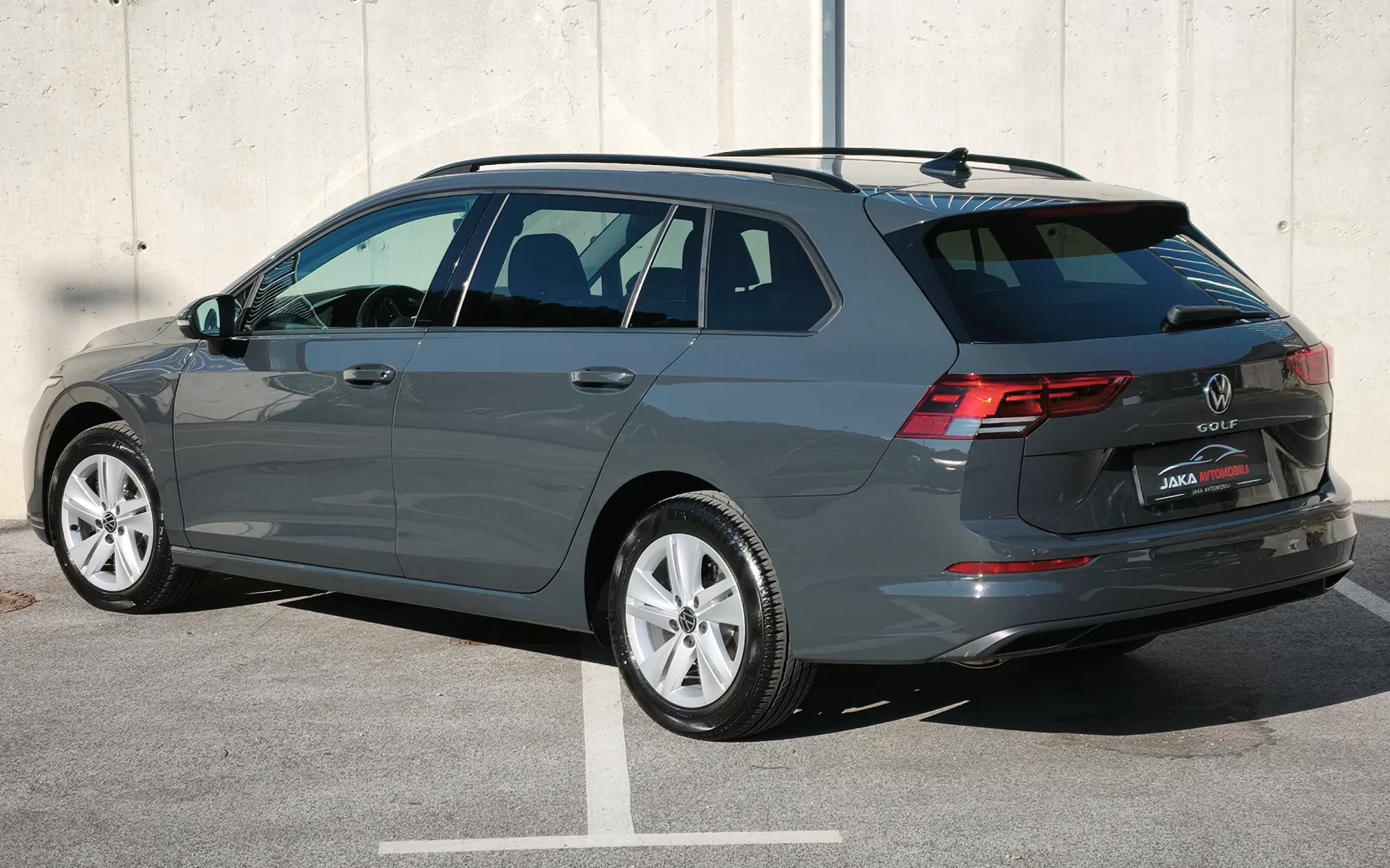 Zunanja slika - Volkswagen Golf - Volkswagen  Variant 2.0-TDI-1-LASTNIK-1-BARVA-SLO-POREKLO-LED - 3