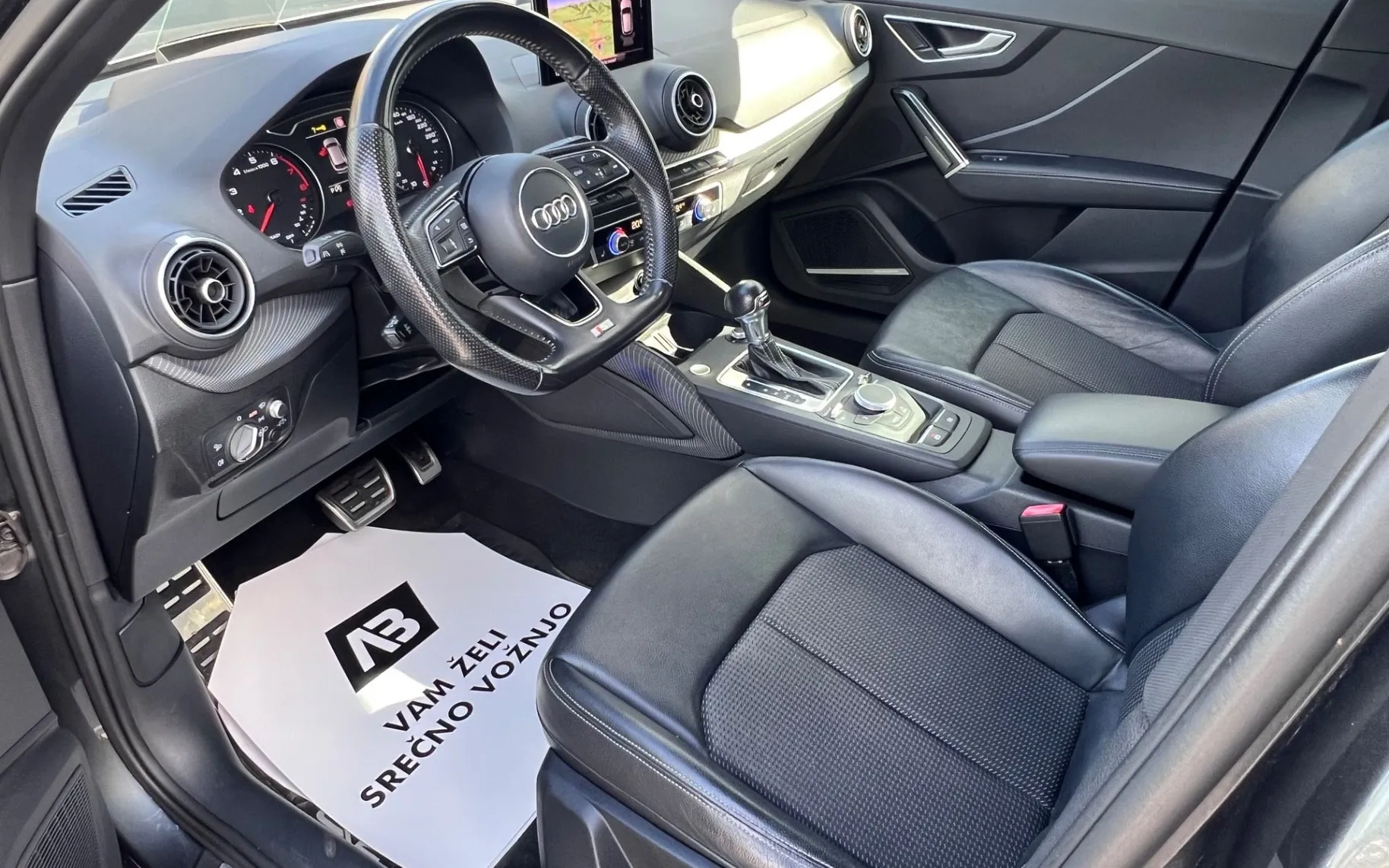 Notranja slika - Audi Q2 - 1.4 TFSI+Sport+S tronic+BQO+PANORAMA+S LINE+F1 - 10