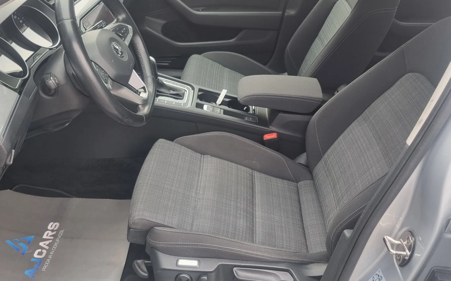 Zunanja slika - VW Passat - Variant 2.0 TDI BMT Business 110kW-DSG-LED-2XPDC-NAVI - 9