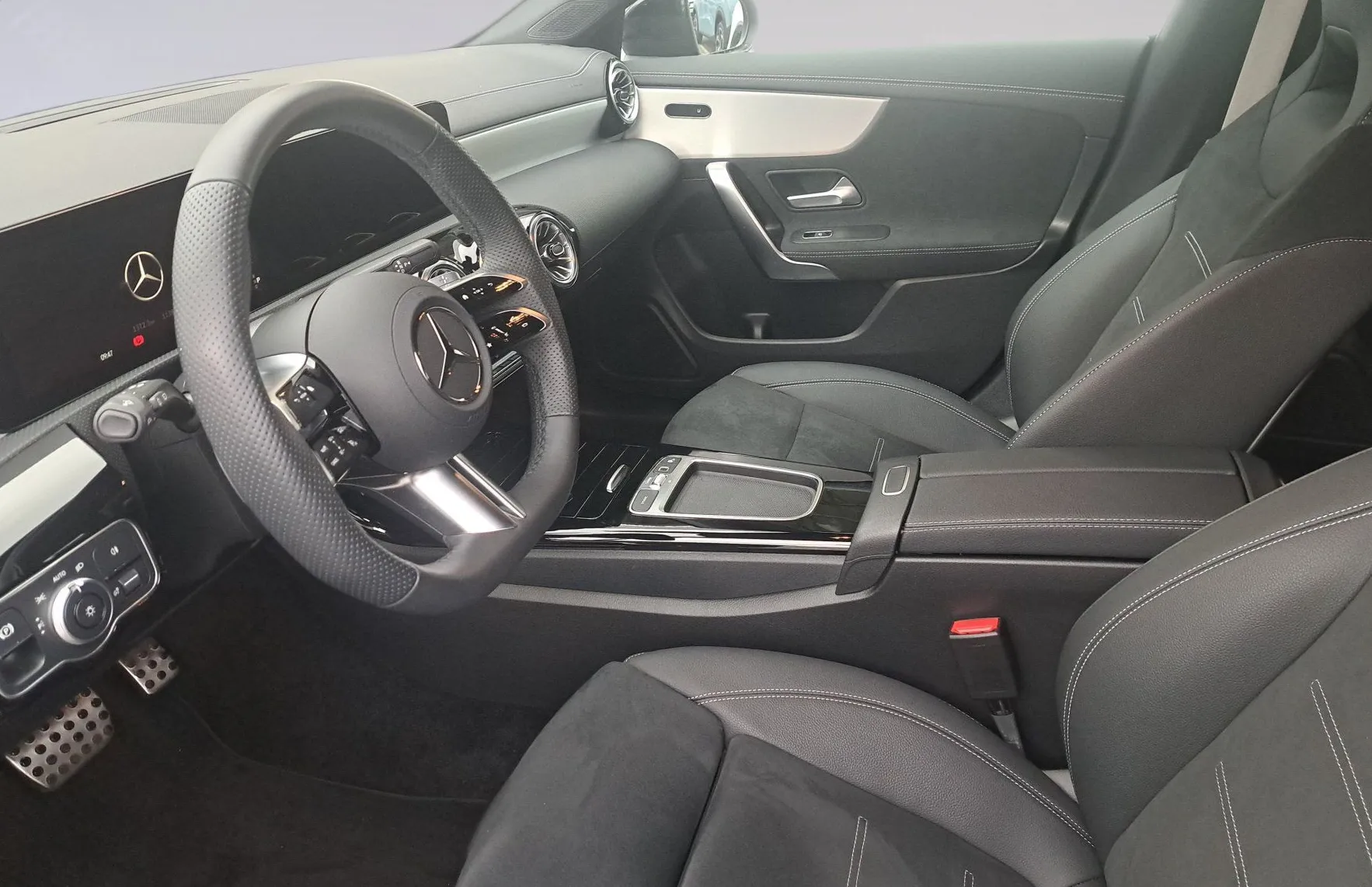 Zunanja slika - Mercedes-Benz CLA-Razred - CLA Shooting Brake CLA 200 d Shooting Brake AMG Line Avt. - 7