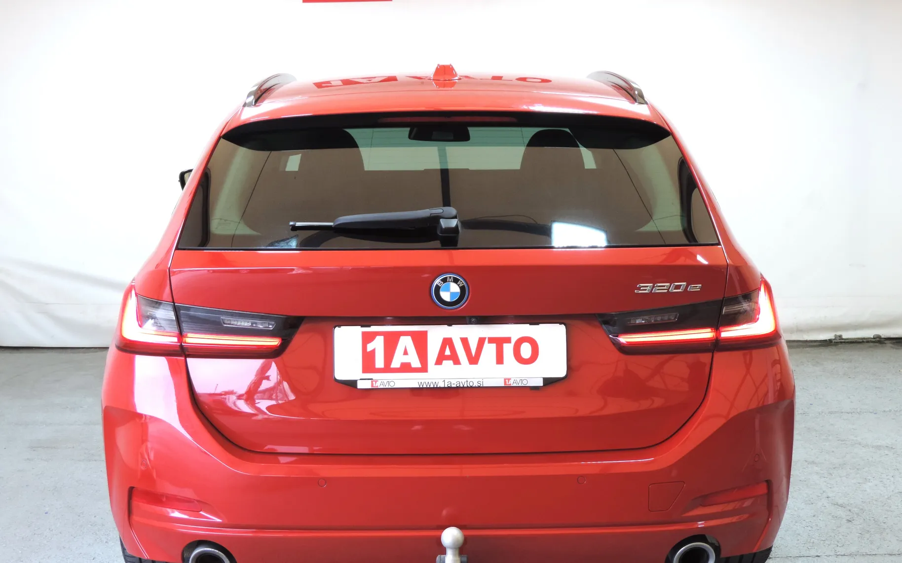 Zunanja slika - BMW Serija 3 - 320e Touring Avt. USNJE-KAMERA-MRTVI KOTI-KLJUKA - 6