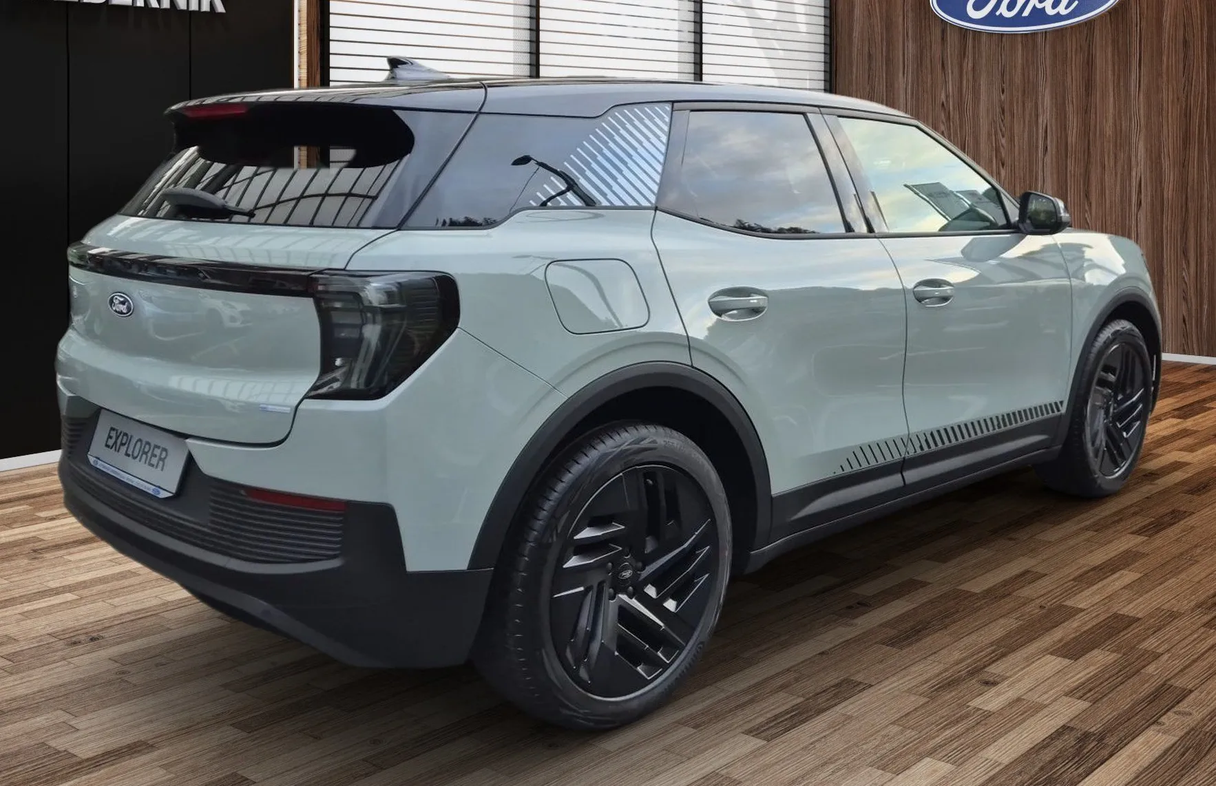 Zunanja slika - Ford Explorer - EV COLLECTION 79kWh 286PS RWD-NA ZALOGI - 4