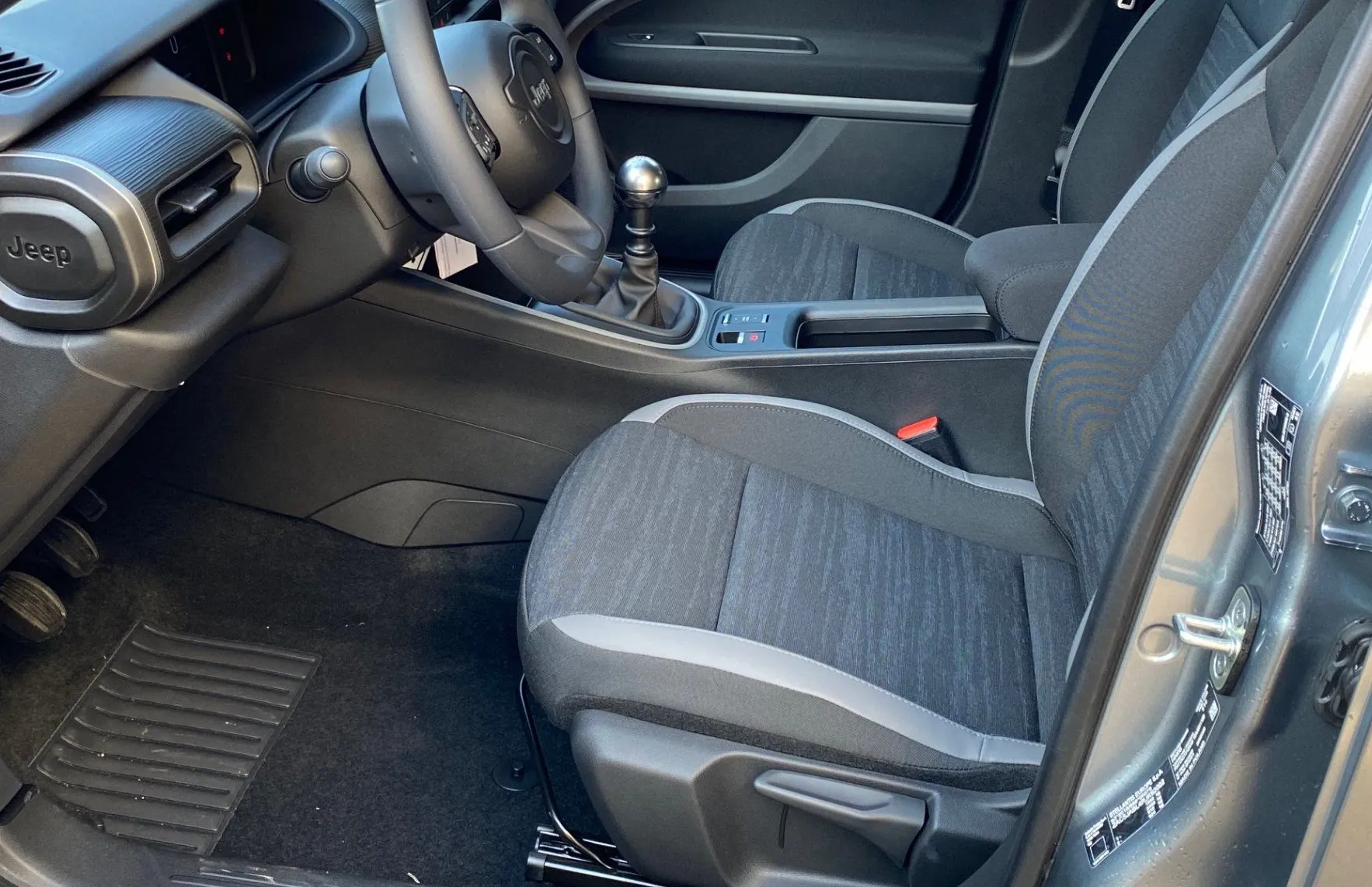Zunanja slika - Jeep Avenger - 1.2 GSE 100 Longitude - 4