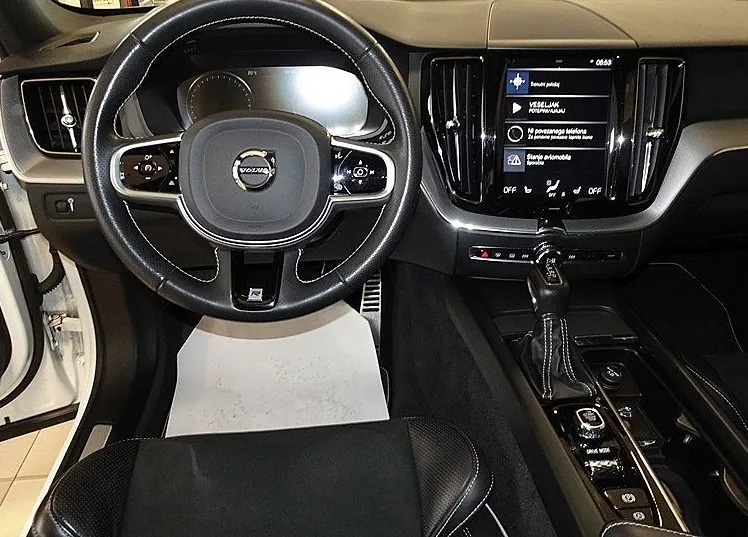 Zunanja slika - Volvo XC60 - 2.0 D4 R Design AWD -VIRTUAL -KAMERA -NAVI - 9
