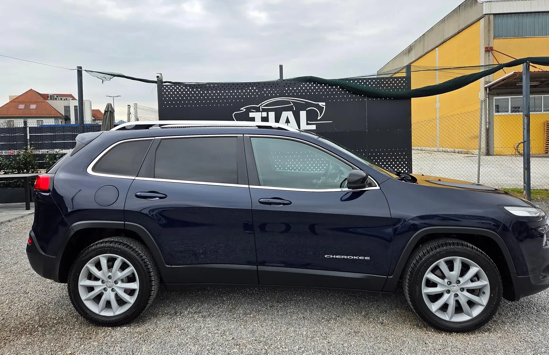 Zunanja slika - Jeep Cherokee - 2.0D 4X4-BIXENON-LED-ALU KAMERA-PDC-USNJE-NAVI - 8