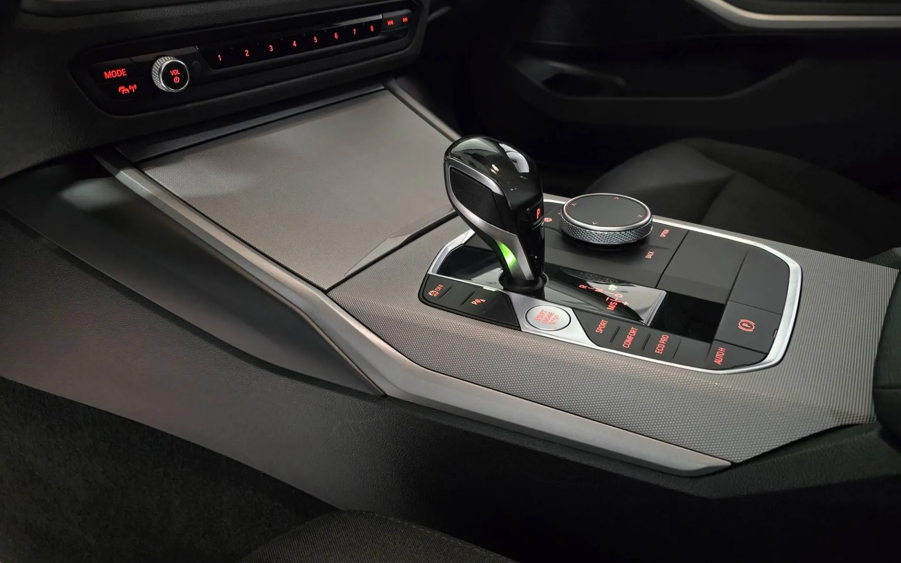 Notranja slika - BMW serija 3 Touring: - 320d Touring Advantage Avt- Laser.asist.HiFi.ALU18 - 19