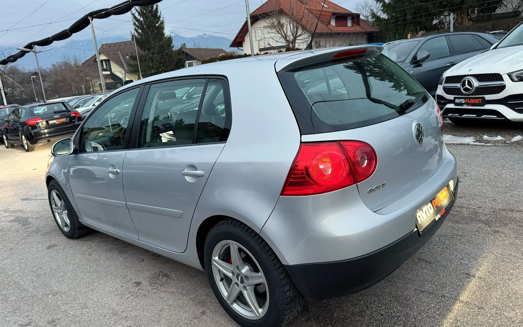 Zunanja slika - Volkswagen Golf - V 1.9 TDI SLO.VOZILO MULTIMEDIJA TEMPOMAT ALU16 - 2