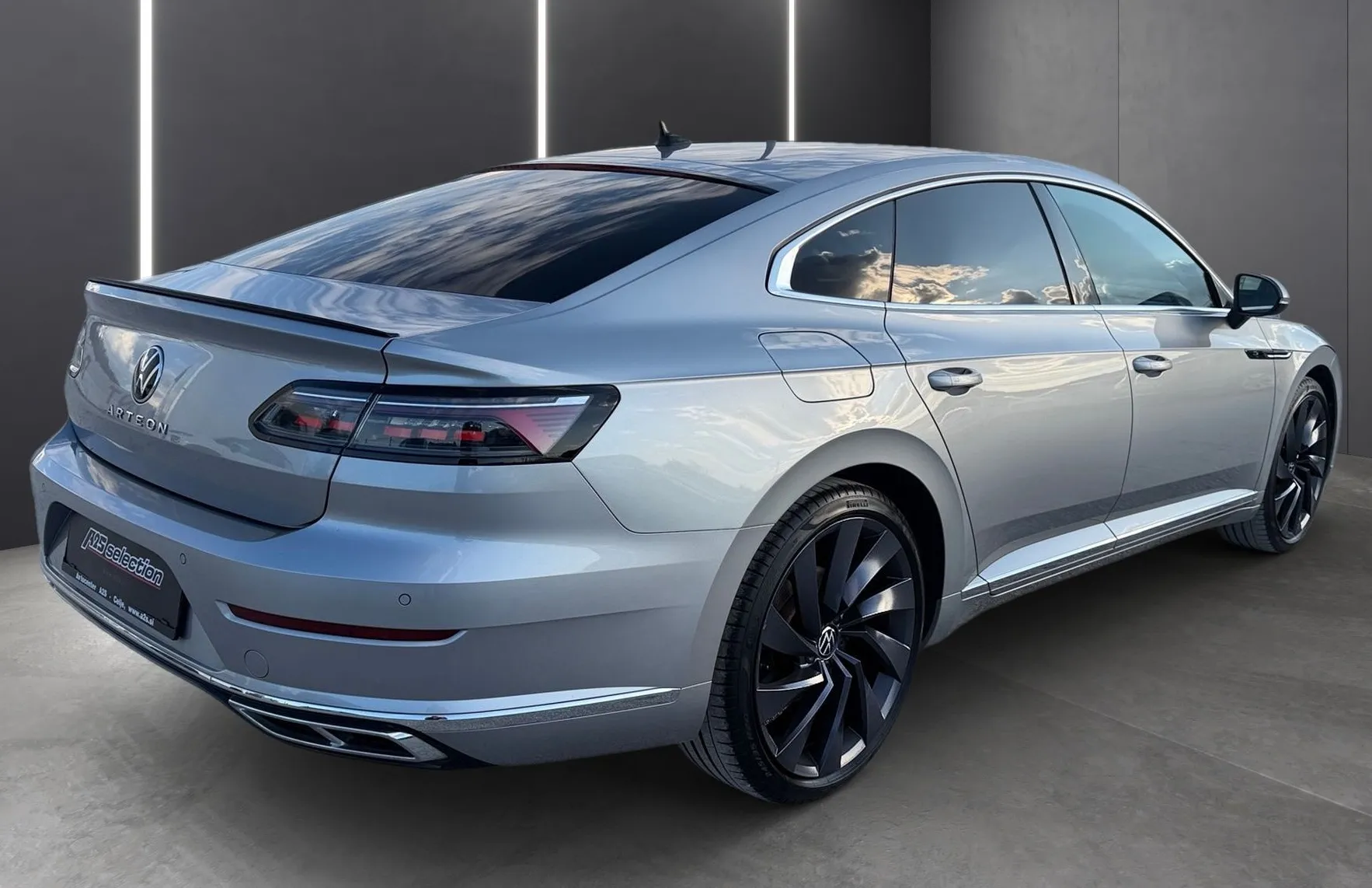 Zunanja slika - VW Arteon - 2.0 TSI avt. 140kW R-Line-DCC-20 col-ACC-NAVI... - 3