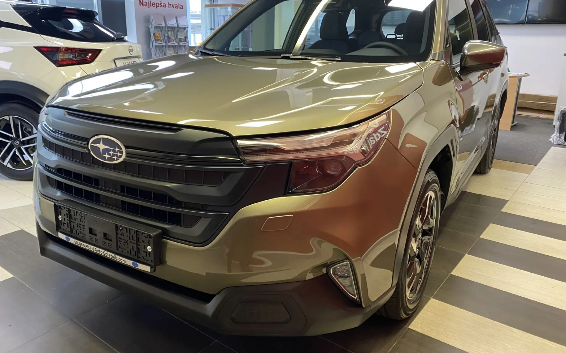 Zunanja slika - Subaru Forester - 2.0i 4WD CVT FREE - 6