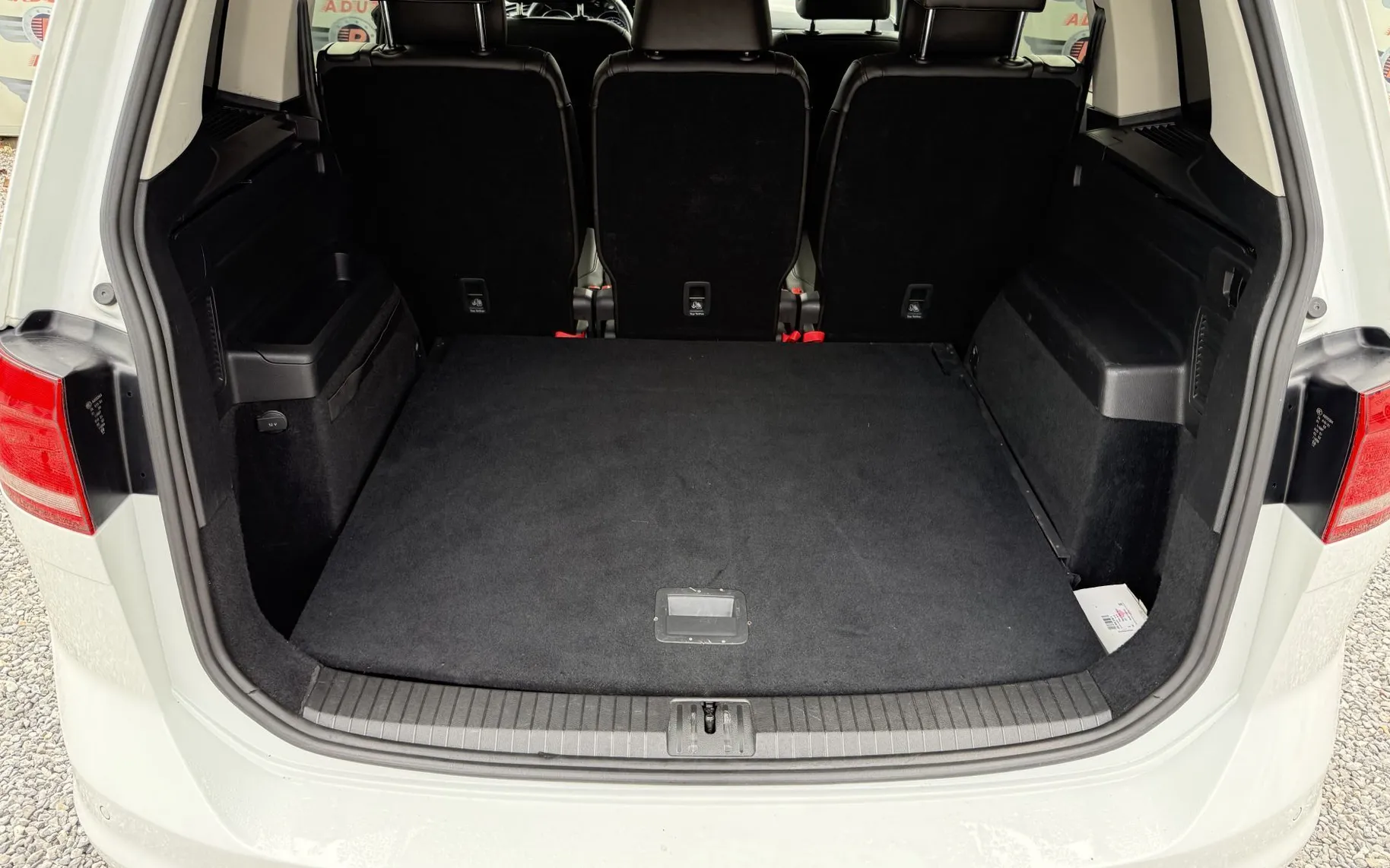 Zunanja slika - Volkswagen Touran - 2.0 TDI SCR Family 110  150  PARK SENZ. JAMSTV... - 15