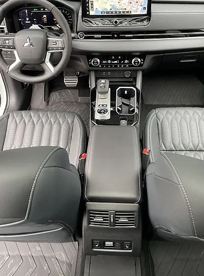 Zunanja slika - Mitsubishi Outlander - 2.4 PHEV Instyle Auto - 8