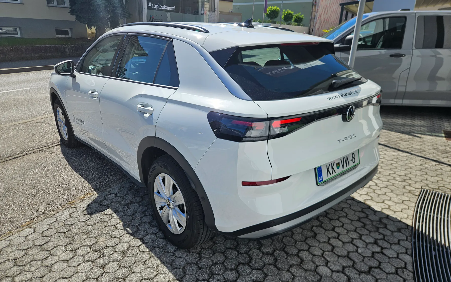 Zunanja slika - Volkswagen T-Roc - 1.5 eTSI Trend DSG - 4