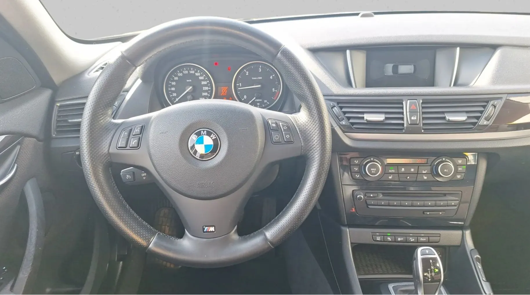 Zunanja slika - BMW X1 - serija :  xDrive18d xLine AUT. 1.lastnik SLO - 10