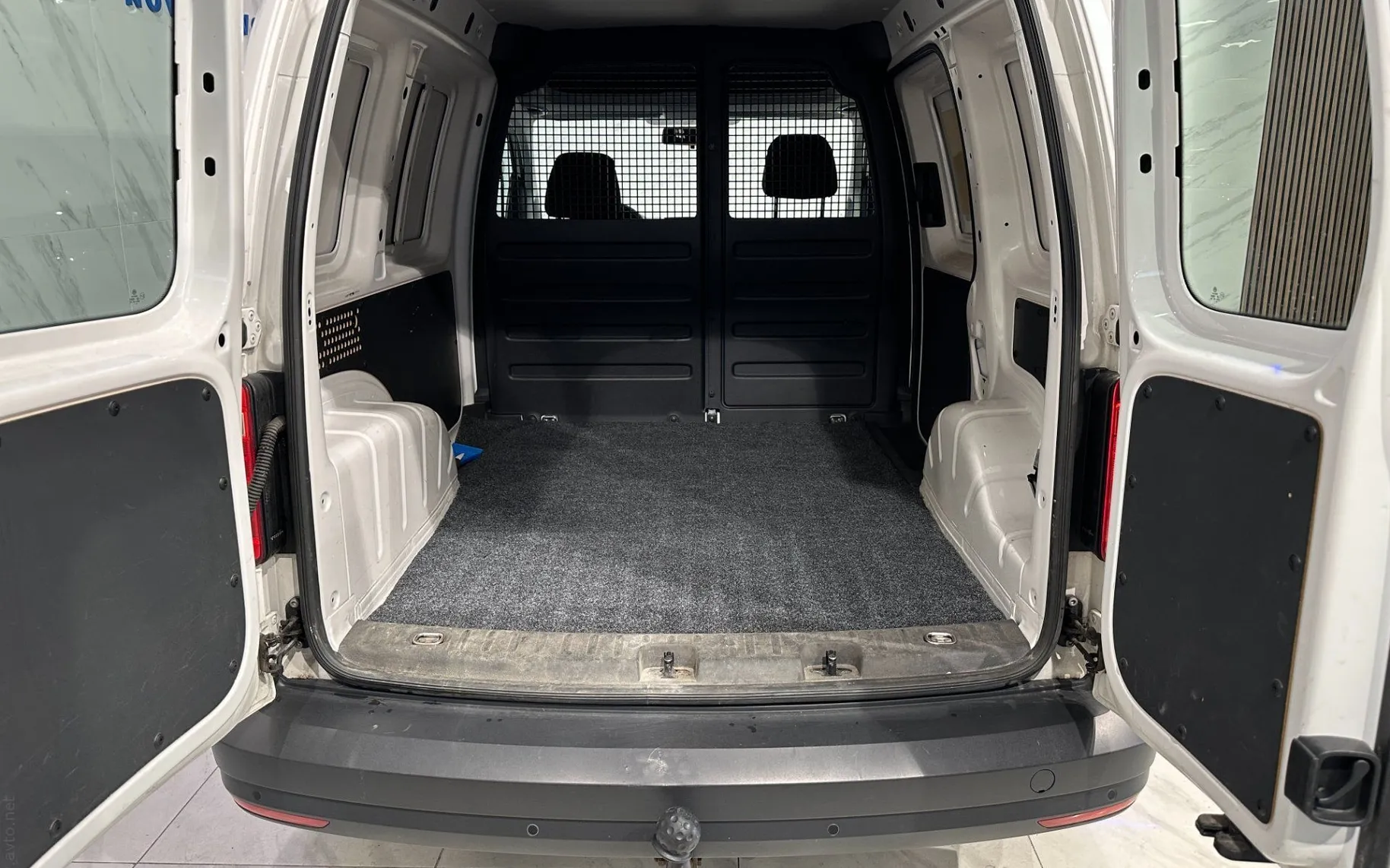 Notranja slika - Volkswagen Caddy - 2.0 TDI - Slovensko poreklo - 1.Lastnik - 77.000km - 7