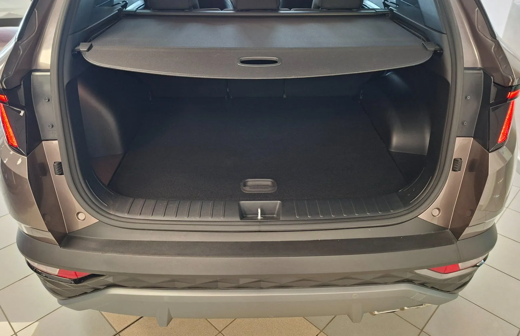 Zunanja slika - Hyundai Tucson - 4WD 1.6 CRDi MHEV Style DCT 48V-SLO-LED-NAVI-KAMER - 16