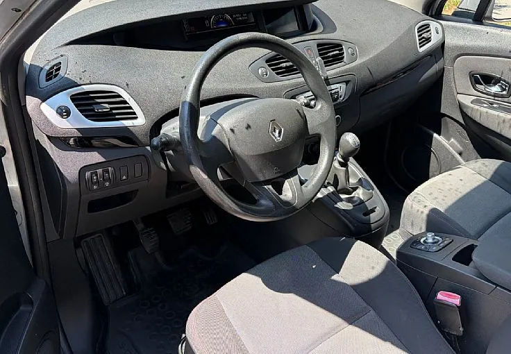 Zunanja slika - Renault Scénic - Grand Scenic 1.5 dCi Dynamique - 9