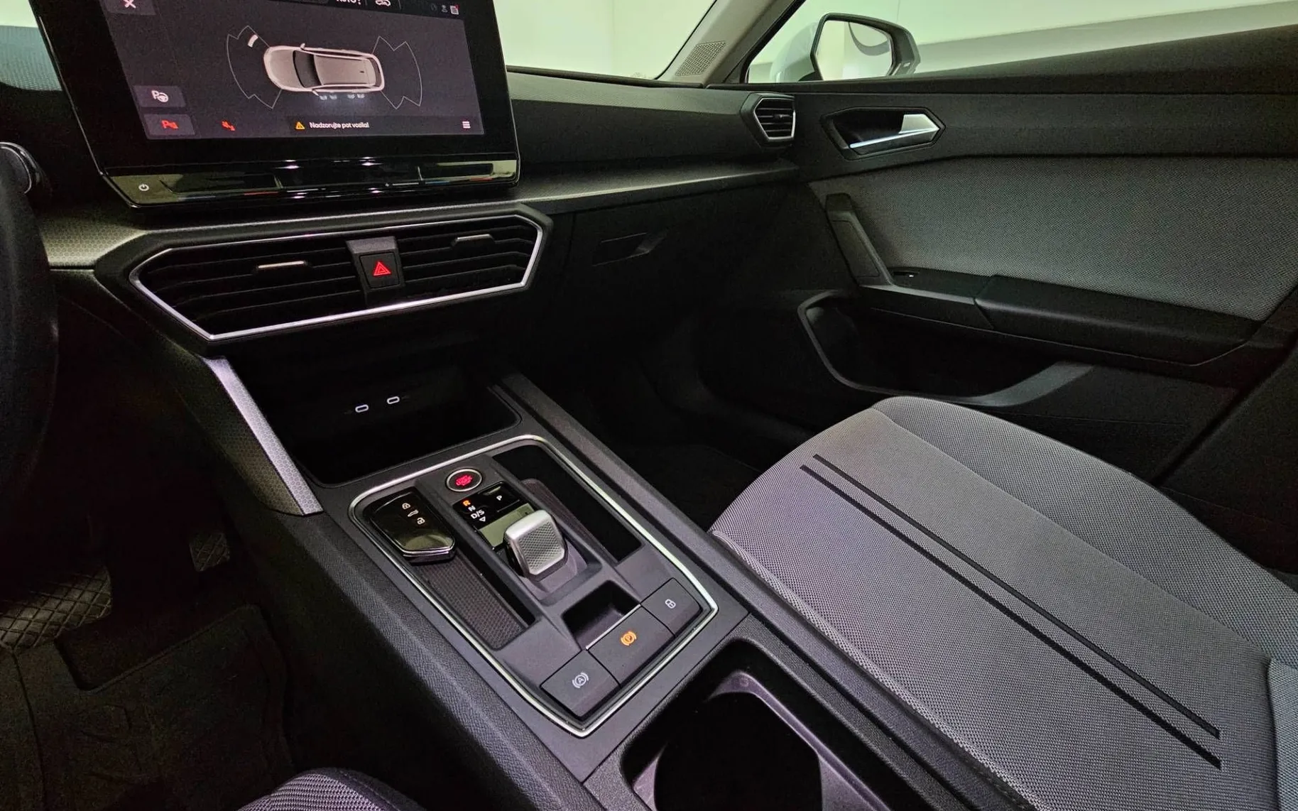 Notranja slika - Seat Leon - ST 2.0 TDI Style DSG - 8