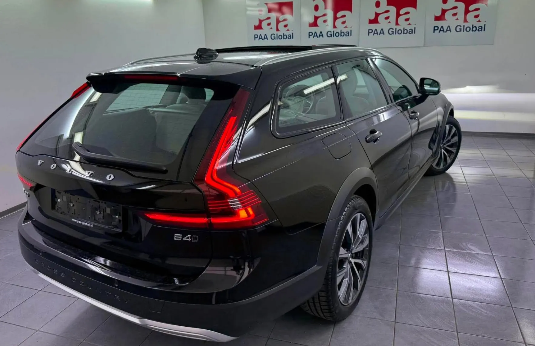 Zunanja slika - Volvo V90 Cross Country - 2.0 DIZEL 145 KW.PANORAMA.KAMERA.LED.ACC.USNJE. - 3