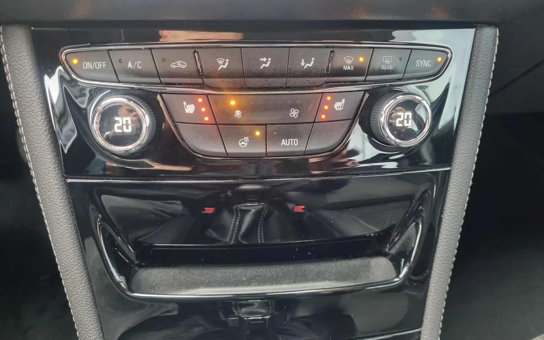 Zunanja slika - Opel Astra - 1.4 Turbo 150HP - SLOVENSKI - 2. LASTNIK - 33