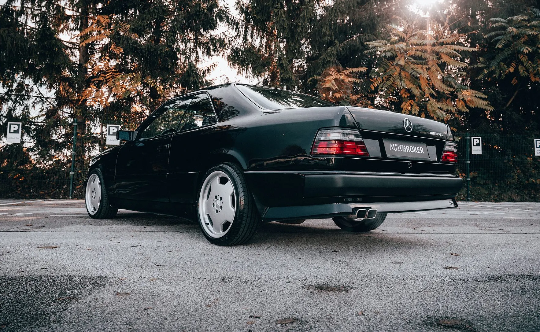 Zunanja slika - Mercedes-Benz E-Razred - CE300 AMG Usnje Starodobnik Strešno okno Klima - 4