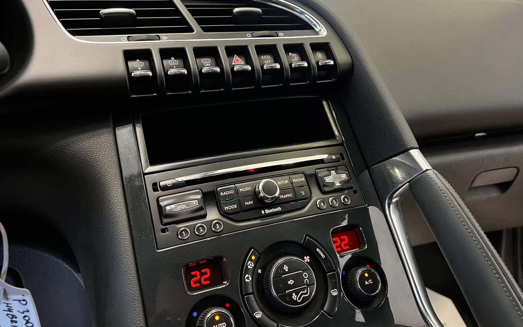 Zunanja slika - Peugeot 3008 - 2.0 HDI-200KM-AUT-4X4-LED-HUD-NAVI-PDC-TEMP-17COL. - 14