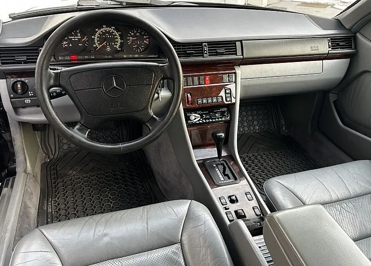 Zunanja slika - Mercedes-Benz E-Razred - E320 - 4