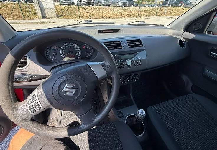 Zunanja slika - Suzuki Swift - 1.3 GLX ZELO LEPO OHRANJENO - 9