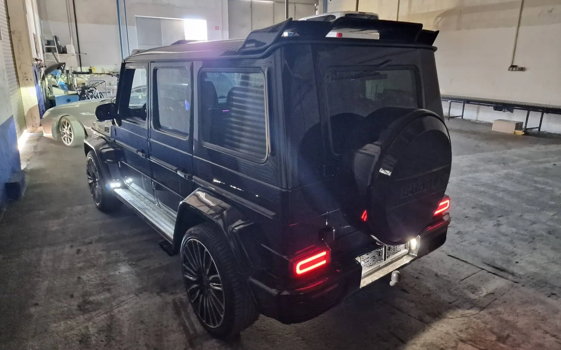Notranja slika - Mercedes-Benz G-Razred - 400 CDI BRABUS MOZNA MENJAVA - 11