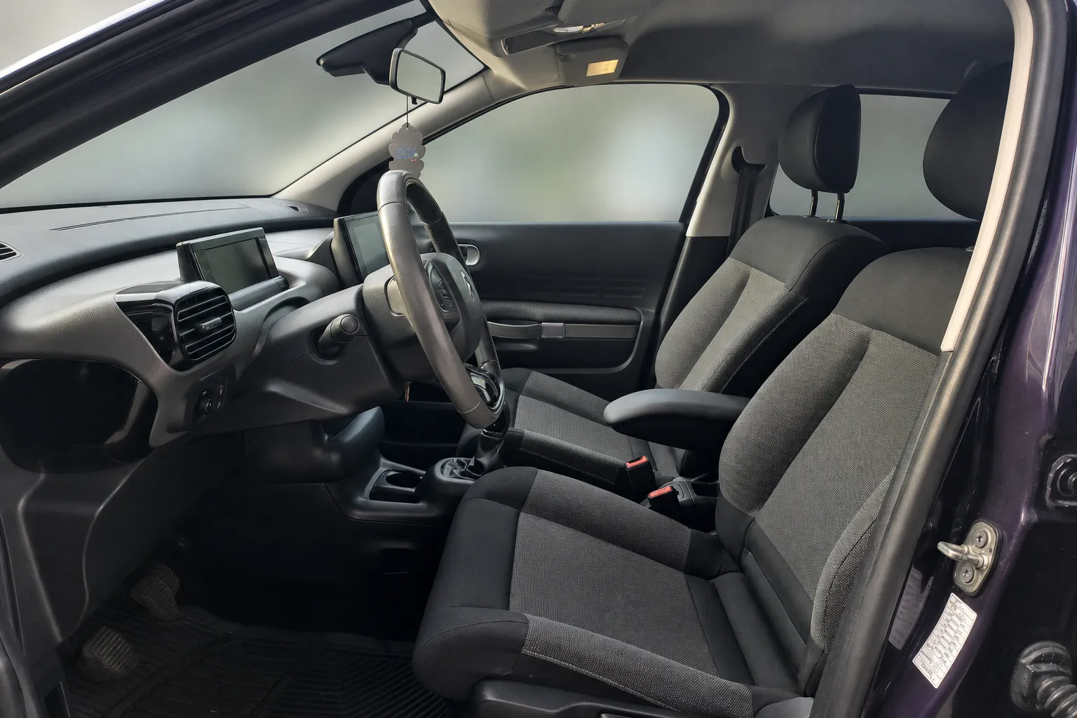 Notranja slika - Citroën C4 Cactus - 1.2 PureTech-ODLIČEN-KOT NOV-GARANCIJA-KAMERA - 9