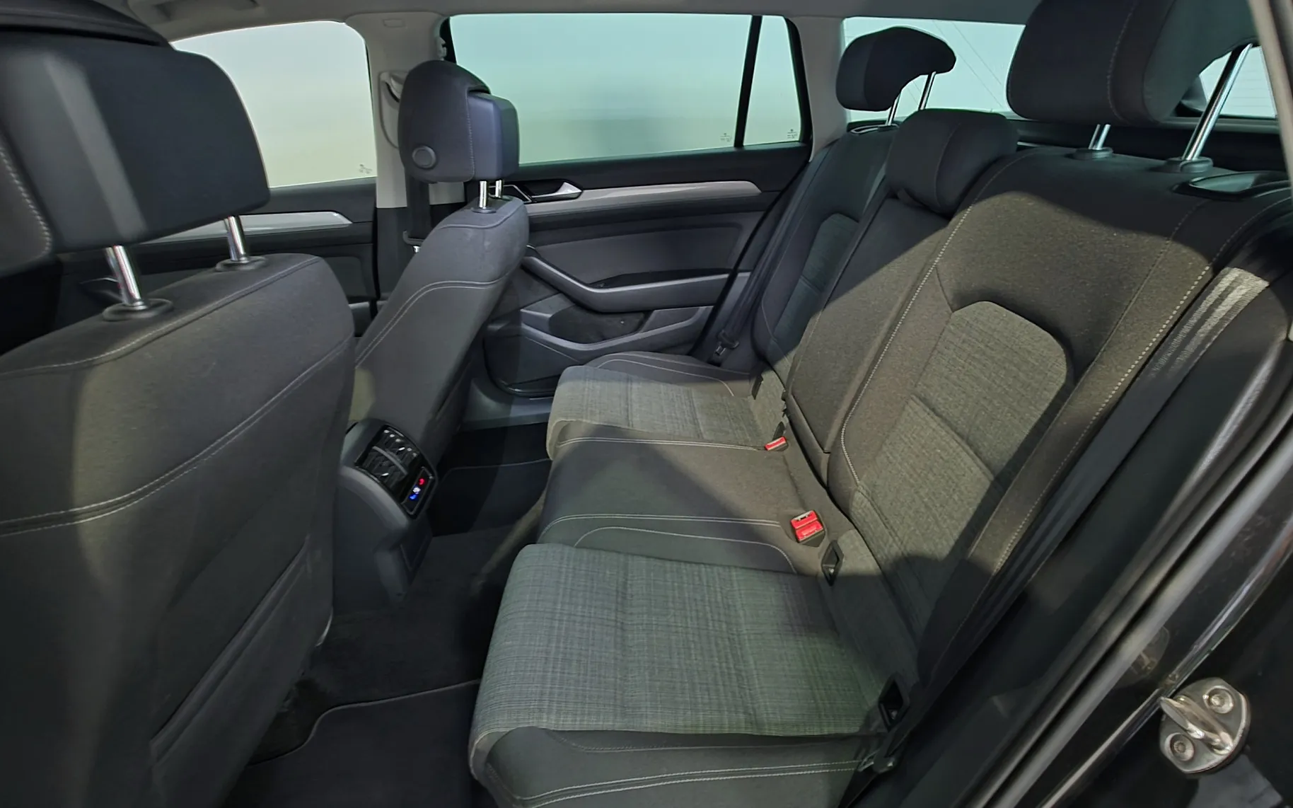 Zunanja slika - Volkswagen Passat - Variant 2,0 TDI BMT SCR Business DSG - 15