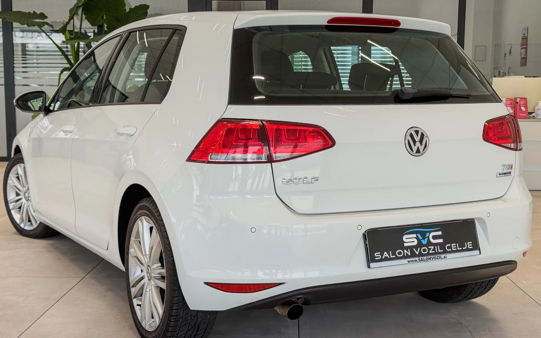 Zunanja slika - Volkswagen Golf - 1.6TDI-DSG-2X-PDC-DIGI-KLIMA-TEMPOMAT-GRET-SED-17C - 7