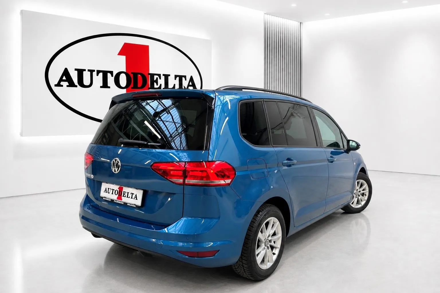 Zunanja slika - Volkswagen Touran - 1.6 TDI BMT Comfortline DSG - 4