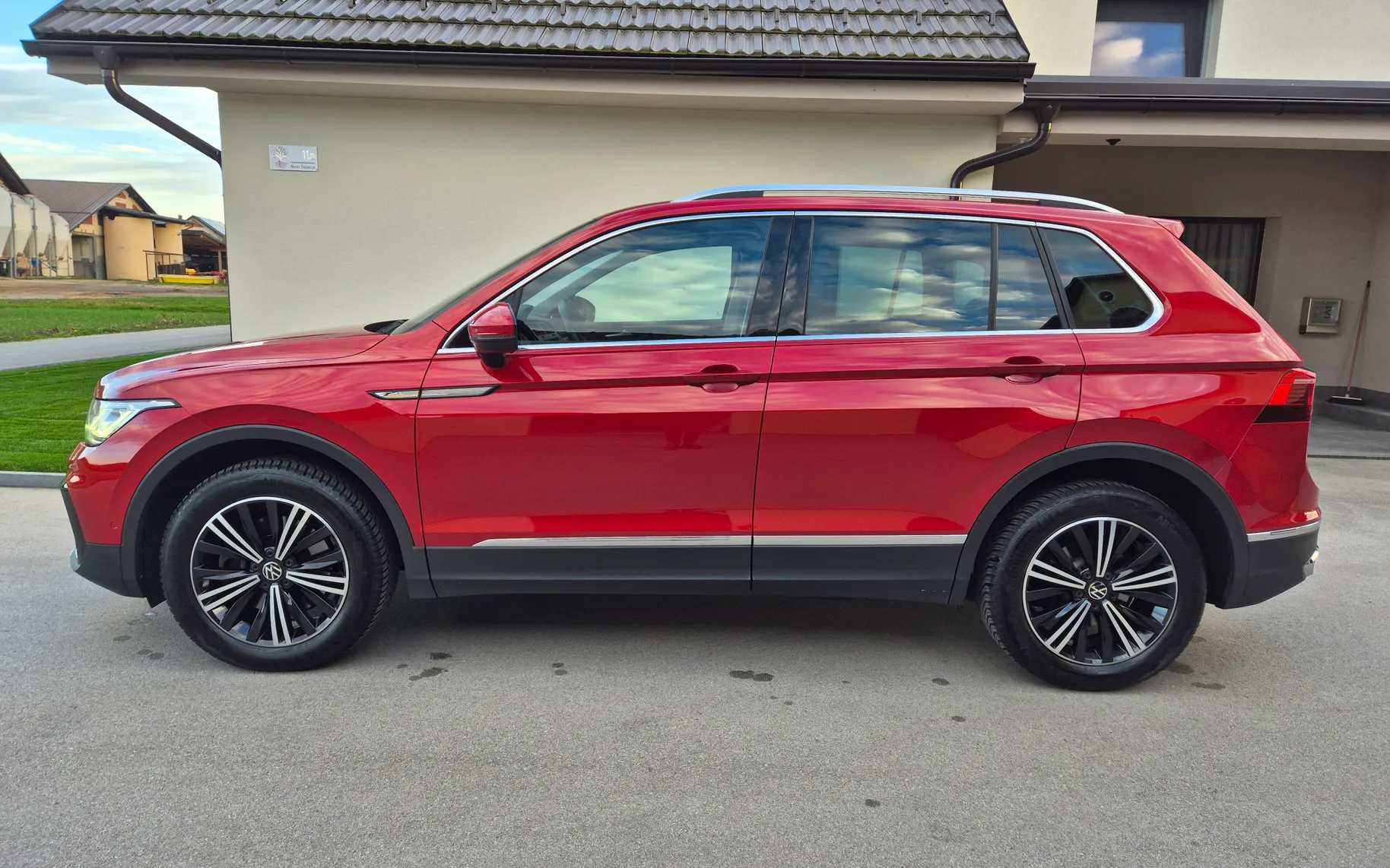 Zunanja slika - Volkswagen Tiguan - 4motion 2.0 TDI BMT Elegance DSG - 3