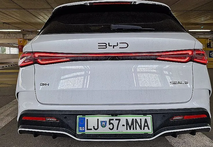 Zunanja slika - BYD SEAL 6 - DM-i Touring COMFORT PHEV - skupni doseg 1350 km - 4