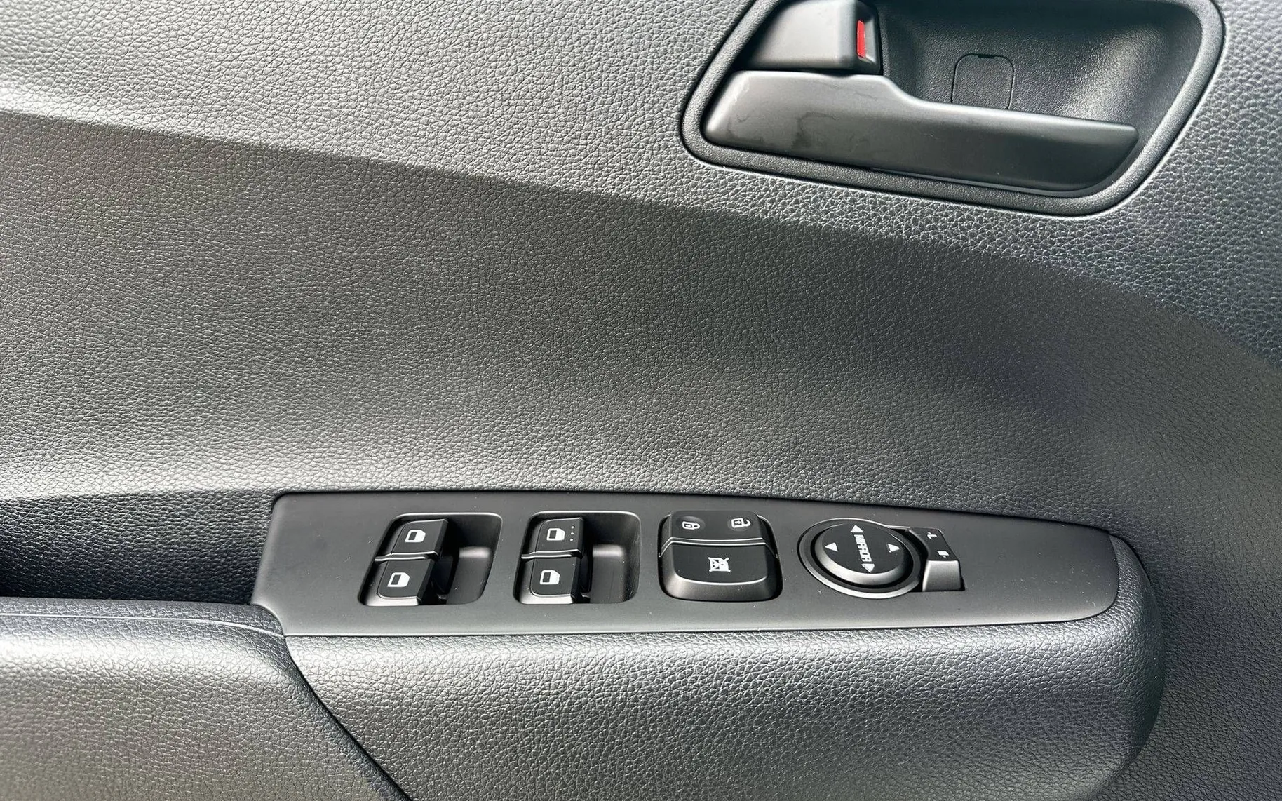 Notranja slika - KIA Picanto - 1.0 GDI LX Active. 5M T  4-sedežni - 13