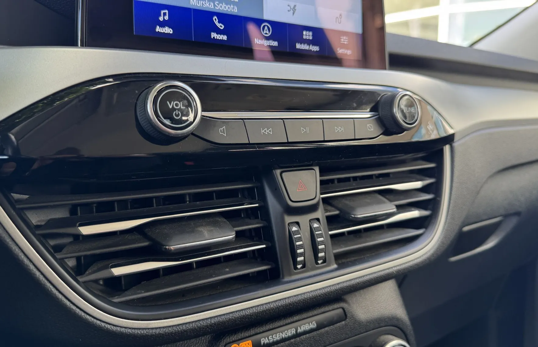 Zunanja slika - Ford Kuga - 2.0 PHEV-1last-navi-pdc-alu-acc-vl.kljuka-servisir - 6
